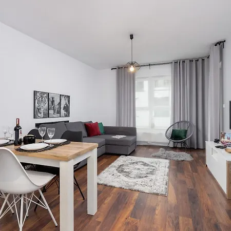 Zablocie Pet-friendly Slusarska By Renters Apartament *