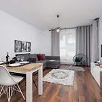 Zablocie Pet-friendly Slusarska By Renters Apartment *